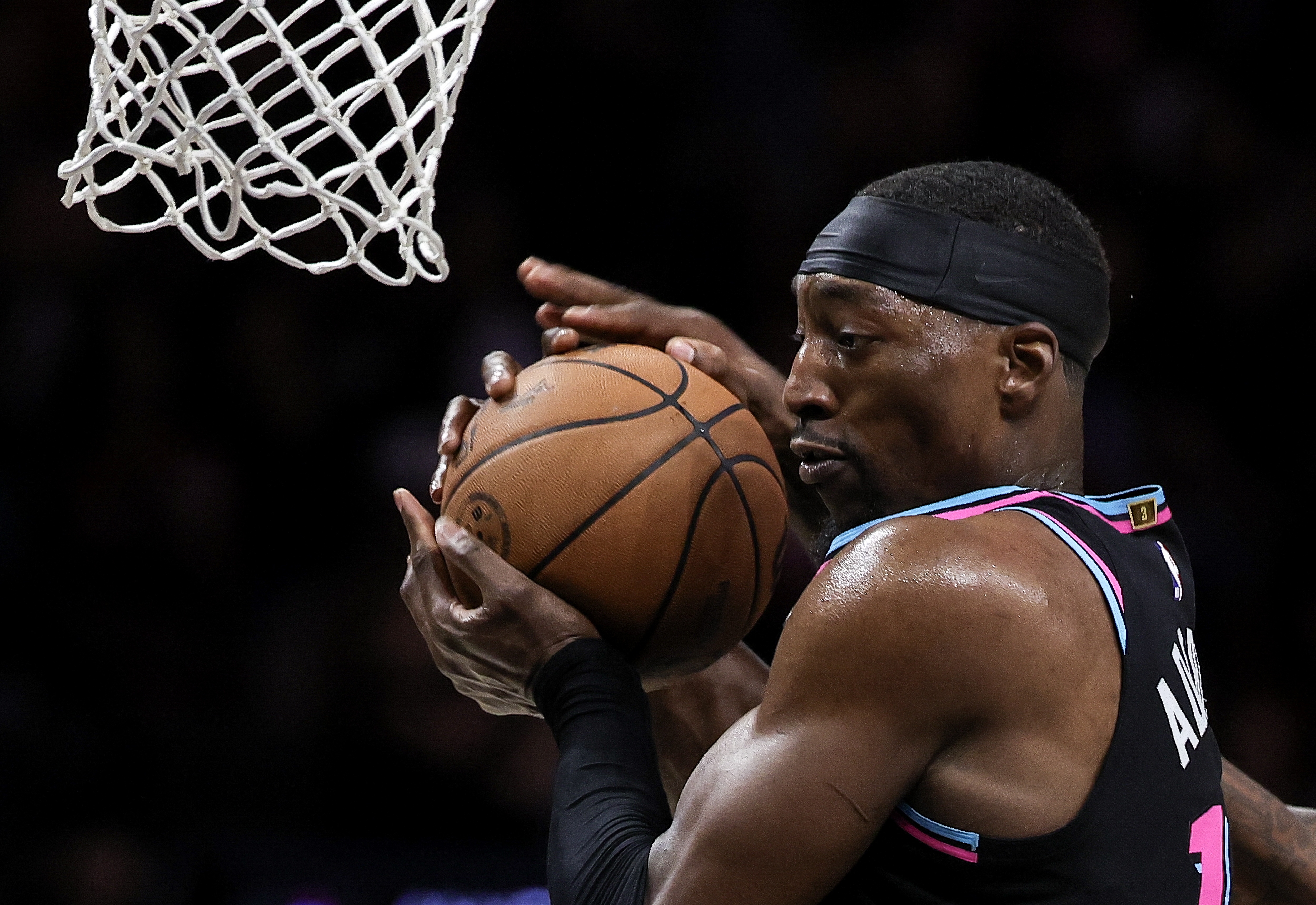 GGpoker-希罗：热巴一直是我们防守支柱 只要他防守强度拉满我们不会输球